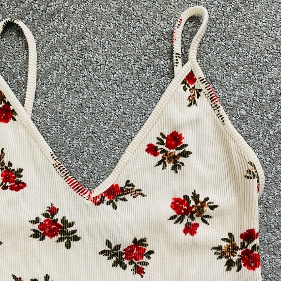 Brandy Melville Cropped Top - Picture 2 of 3